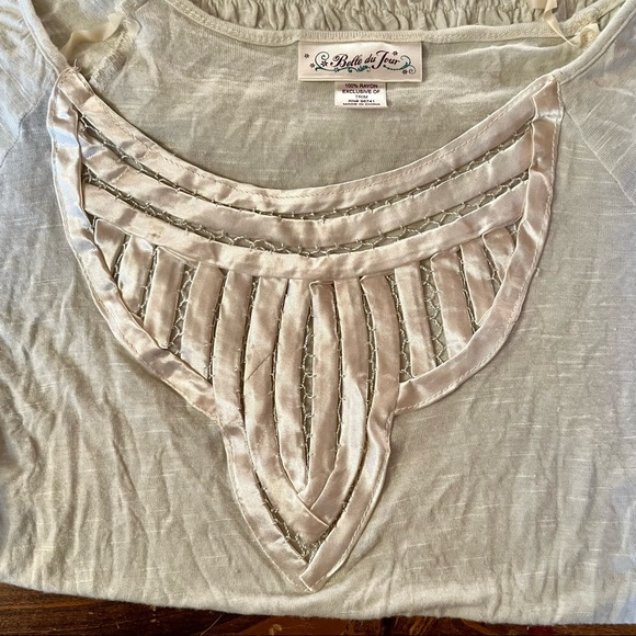 Belle du Jour Women’s Blouse Cream 100% Rayon Sz Medium - Picture 7 of 11